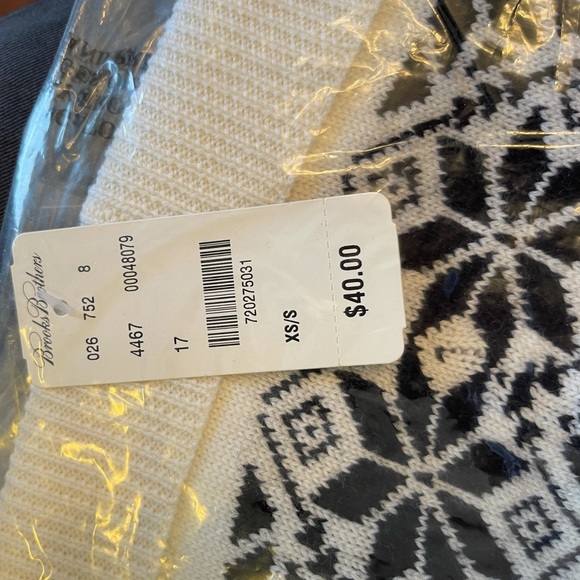 Brooks Brothers hat and scarf. - Picture 5 of 7